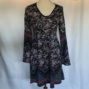 Floral Flare Sleeve Dress Sz. M by Xhilaration